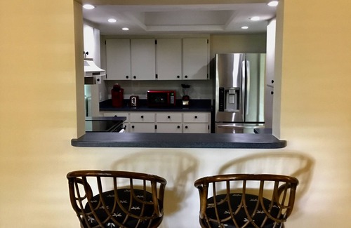 Southgate Condo | Roomy & Quiet Sarasota Condo Close to Siesta Key and downtown!