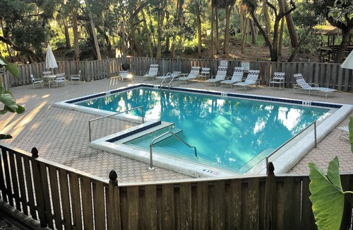 Southgate Condo | Roomy & Quiet Sarasota Condo Close to Siesta Key and downtown!
