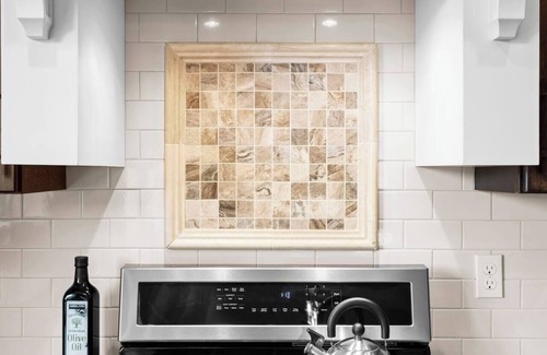 South Jordan House | Roomy & Stylish Haven w/Private Hot Tub in SoJo