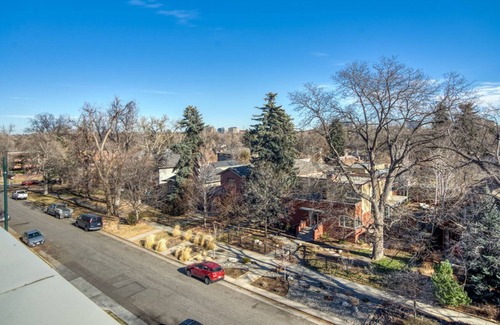 University Park Apartment | Roomy University 2BR w/ W/D, Roof Deck, next to U of D, by Blueground