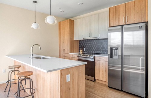 University Park Apartment | Roomy University 2BR w/ W/D, Roof Deck, next to U of D, by Blueground