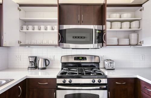 Warner Center Apartment | Roomy Woodland Hills 2BR w/Pool & Gym, near Warner Center, by Blueground