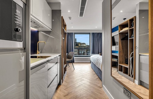 New Town Hotel | Roomzzz Edinburgh