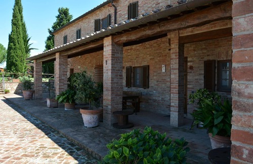 Ponte di Gabbiano Apartment | Rosa' estate with private parking