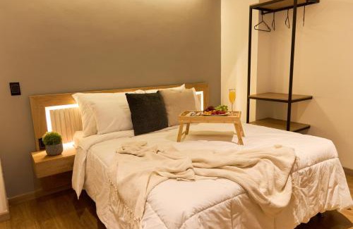 Estadio Apartment | Rosa Negras Cozy Stadio Suite with Jacuzzi