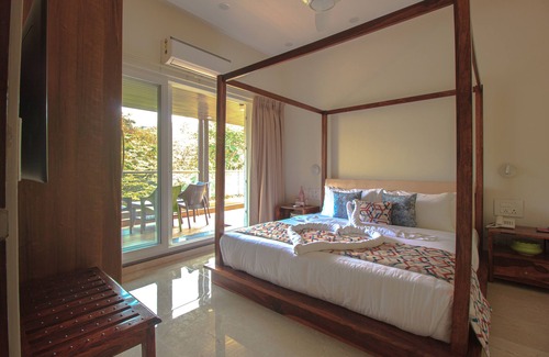 Alto de Porvorim Hotel | ROSASTAYS North Goa Rosa Kuber Mandovi