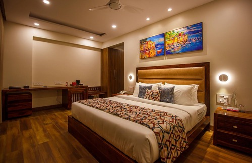 Alto de Porvorim Hotel | ROSASTAYS North Goa Rosa Kuber Mandovi