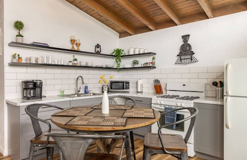 Pekin House | Rose 10½ · Pekin: Platform 10½ - Potterhead Special