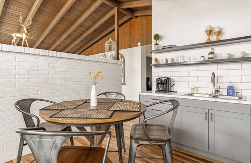Pekin House | Rose 10½ · Pekin: Platform 10½ - Potterhead Special