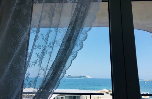 Municipio 3 Apartment | Rosé 14-balcony by the sea