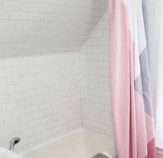 Fredericton Apartment | Rose All Day Downtown Mins to Hospital