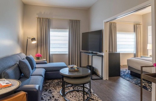 Downtown Portland Hotel | Rose City Panorama: Downtown Sophistication & Style | 3 Units w/Gym Access