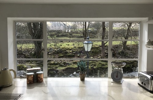 Beddgelert Cottage | Rose Cottage Beddgelert Set on the Banks of the River Colwyn Snowdonia