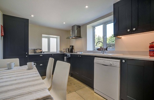 Middleton Cheney Cottage | Rose Cottage | Adderbury Holiday Let | 2 Beds & Sleeps 3
