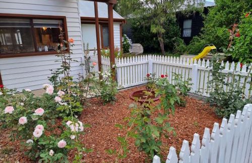 Nannup House | Rose Cottage Nannup