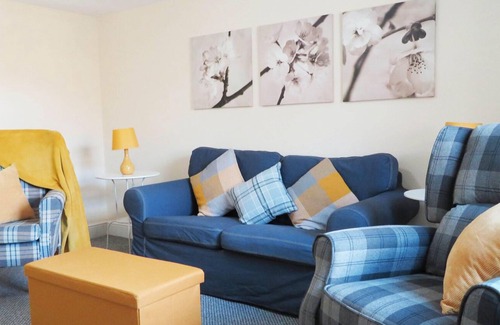 Richmond Cottage | ROSE COTTAGE, pet friendly, with a garden in Caldwell