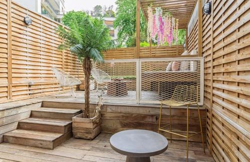 Porte-Dauphine Apartment | Rose & Garden - Eiffel Tower