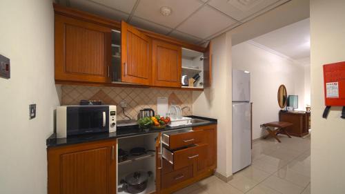 Al Mankhool Apartment | Rose Garden Hotel Apartments - Bur Dubai