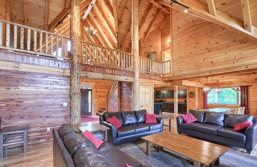 Logan Cabin | Rose Ridge - 8BR/5.5BA Luxury Log Cabin on 25 Acres - Walk to Old Man's Cave!