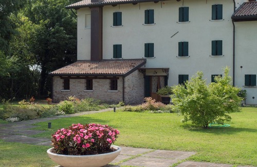 Spresiano House | Rose Room.