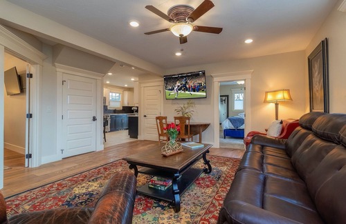 Walla Walla House | Rose Street Retreat- 2 blocks from downtown- Dog Friendly