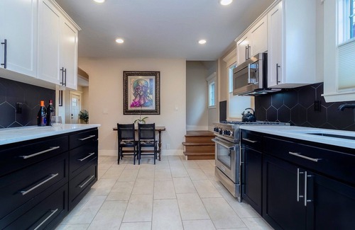 Walla Walla House | Rose Street Retreat- 2 blocks from downtown- Dog Friendly