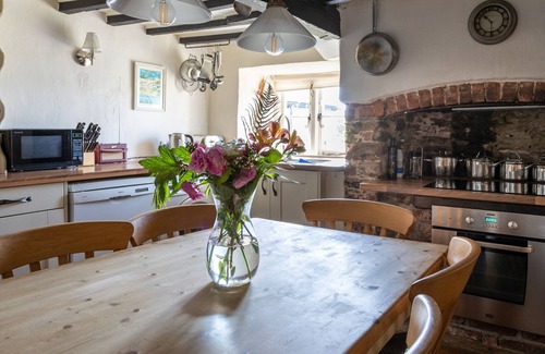 Malborough Cottage | Rose Thatch