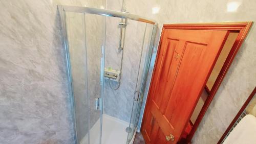 Gillingham Apartment | Rose Villa- Great For Long & Short Stays!