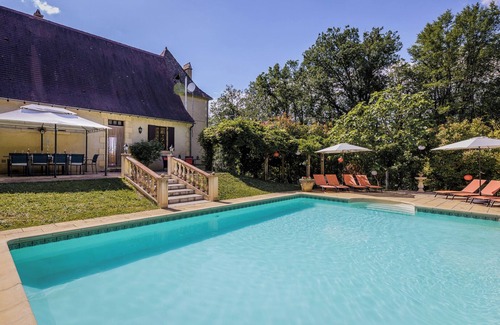 Les Eyzies Villa | Rosepeche, a beautiful villa with a castle feel