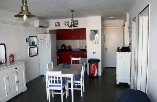 Santa Margarida Apartment | Roses: Apartment overlooking the canal.