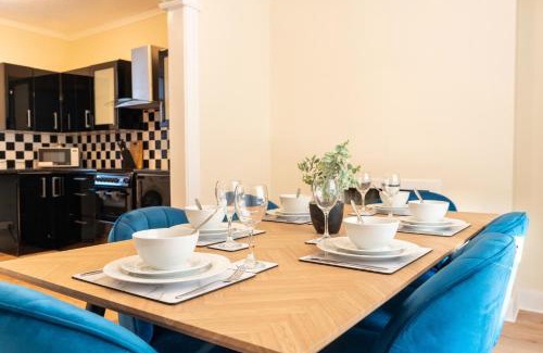 Huntly House | Rosewood Cottage
