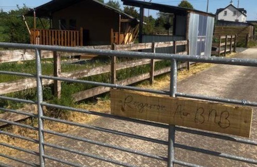 Magherafelt Other | Rosgarron Safari Canvas Lodge Glorious Glamping
