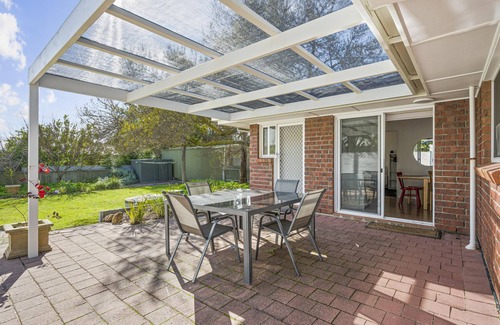 Port Willunga House | Rosie's ~ Port Willunga - Comfy Seaside Retreat in Peaceful Port Willunga | Pets Negotiable