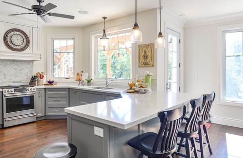 Rosseau Villa | Rosseau's Northern Landing- LUXURY WATERFRONT