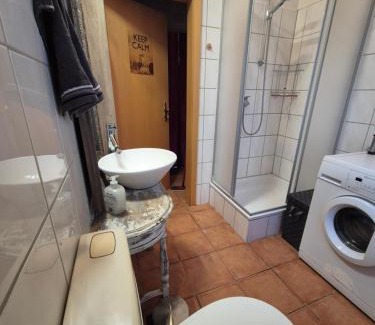 Haseluenne Apartment | Rotes Ferienhaus im charmanten Schwedenhausviertel