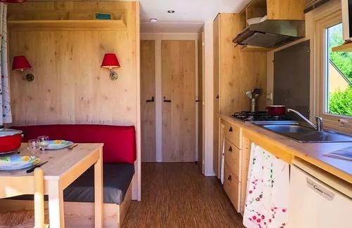 Sille-le-Guillaume Cabin | Roulotte - 2 Bedrooms 4 people