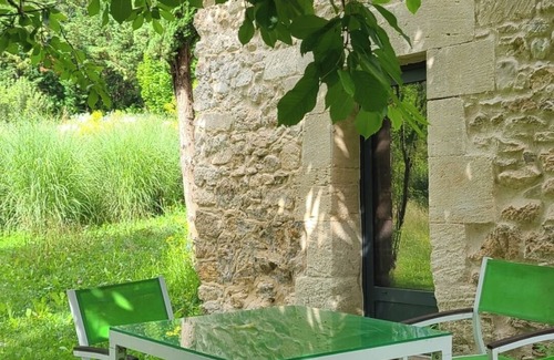 Forcalquier Cabin | Roulotte et Spa en Pleine Nature Calme et Sérénité Pour un Séjour Ressourçant