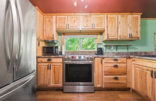 Luck Cabin | Round Lake Hideaway