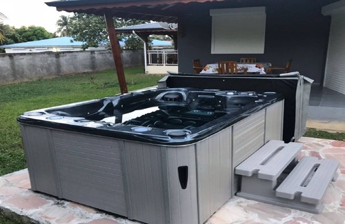 Petit-Bourg House | Routh'Tibou bungalow - Car rental possible