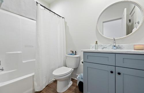 Lafayette Apartment | Roux House Cajun Luxury Prime Location