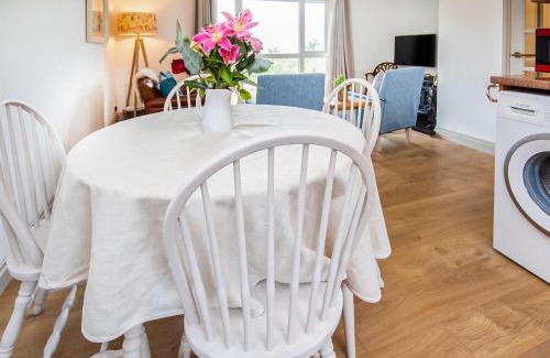 Dingwall House | Rowan Lodge