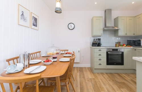Mullion Cottage | ROWENA, pet friendly, country holiday cottage, with pool in Mullion