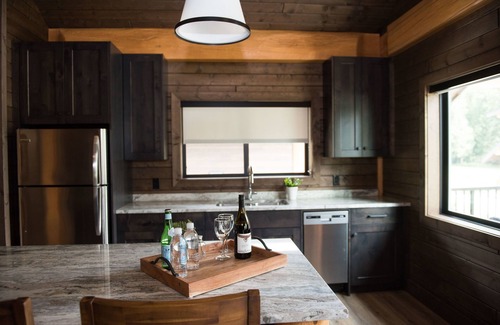 Harrison Mills Bed & Breakfast | Rowena's Inn On The River