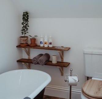 Fenny Bridges House | Roxie House a cosy farm refurbished Coach House.