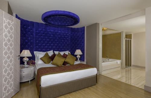 Side Resort | Royal Alhambra Palace – All Inclusive