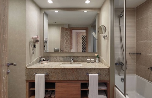 Side Resort | Royal Alhambra Palace – All Inclusive