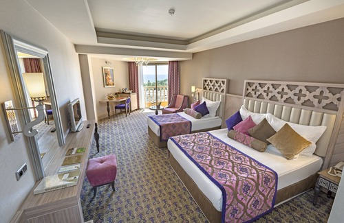 Side Resort | Royal Alhambra Palace – All Inclusive