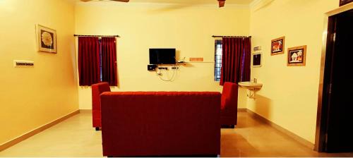 Yercaud Hotel | Royal Black Pepper Cottage