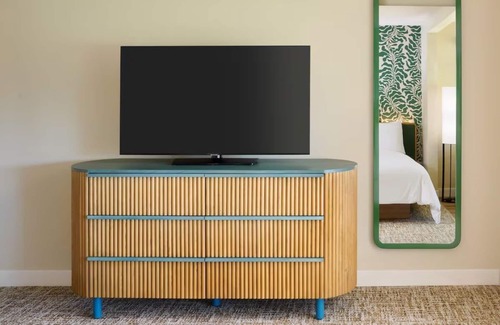 Kaanapali Hotel | Royal Bungalow Studio Suite Oceanfront at Royal Lahaina Resort, Walk to Beach