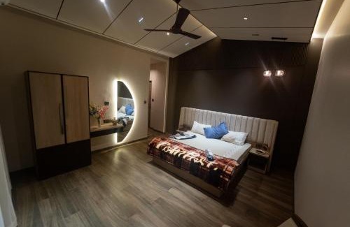 Lonavala Villa | Royal Cabana Lonavla - 6BHK Luxury Villa with Heated pool and Turf